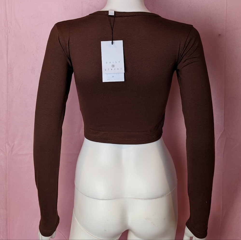 Dolls Kill Daisy Street Brown California Long Sleeve Crop Top size Small - Picture 4 of 7